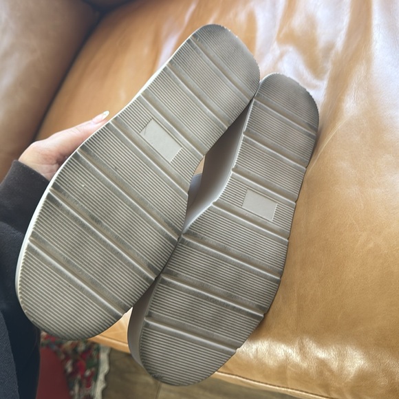 Madden girl platform slides - Picture 3 of 4